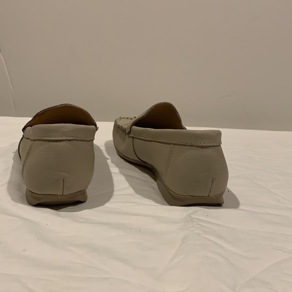 Charleston Shoe Co. Flats - Picture 4 of 8